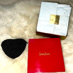 NIB vintage NEIMAN MARCUS beaded heart-shaped coin purse.